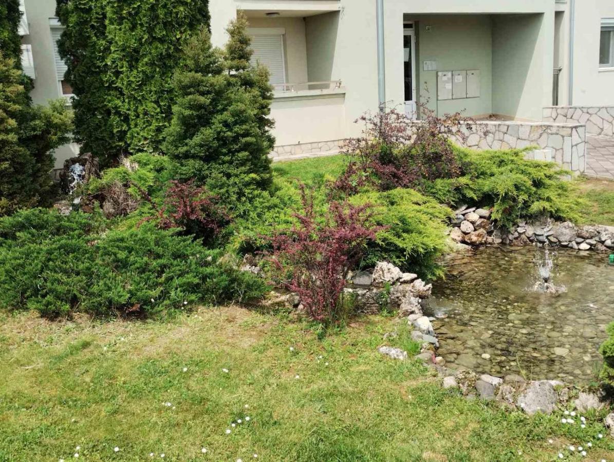Apartman Mali Raj Vrnjačka Banja Exterior foto
